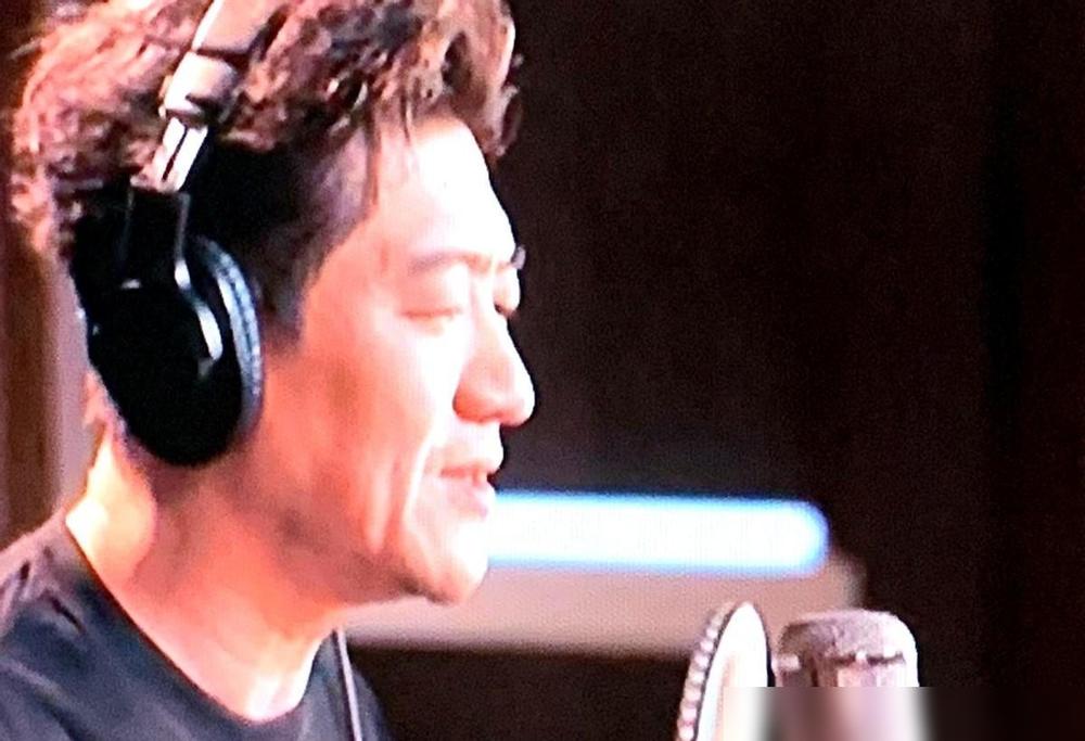 合唱画面里那个扎心的空格，是朱媛媛对自己职业最狠的一次交代。拍《小城大事》那