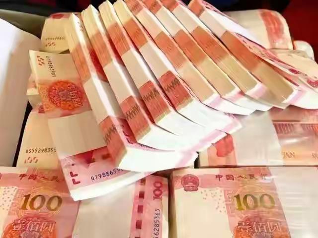 创业多年，我见过一个很扎心的现象：很多人月薪几万、收入不菲，却常年月光、毫无积