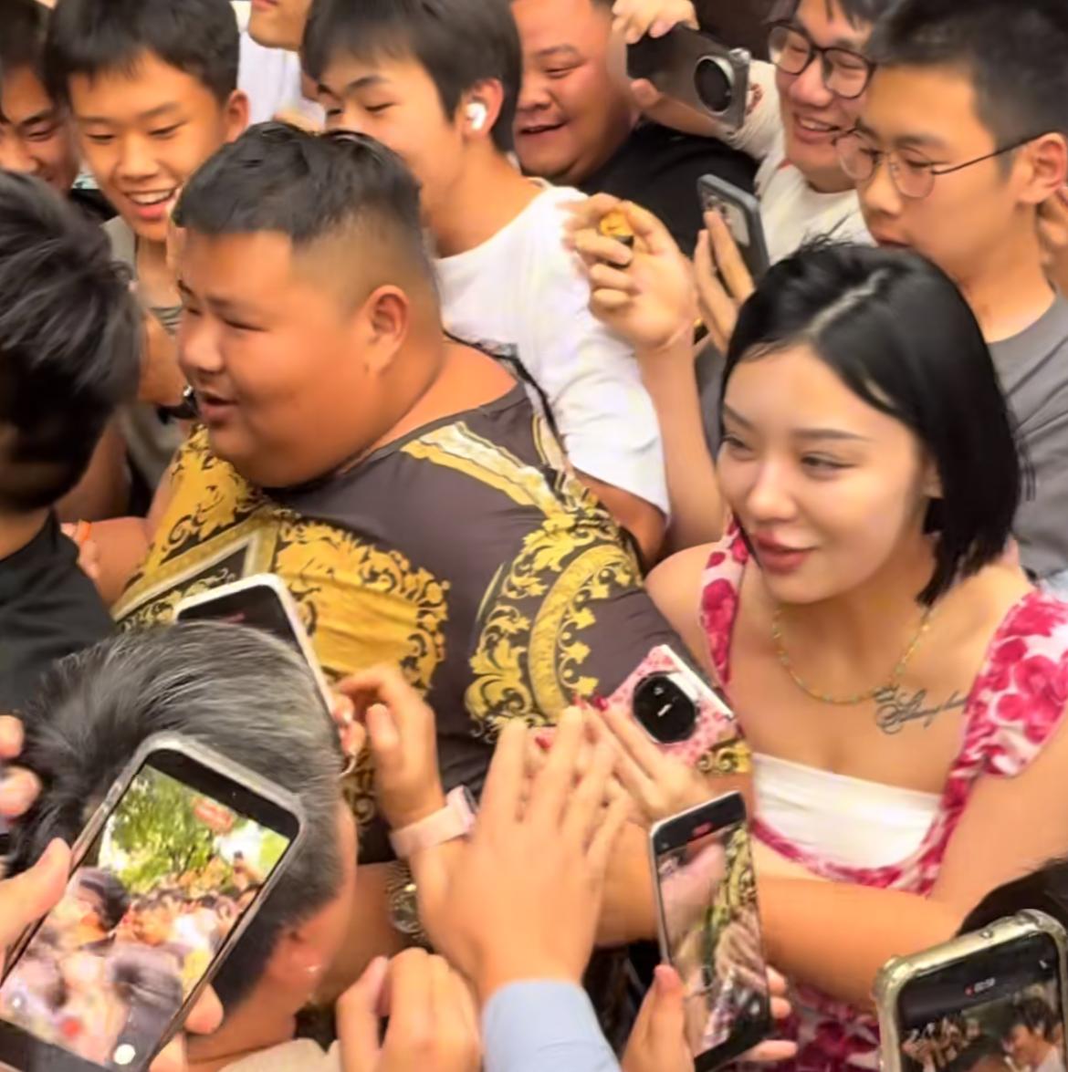 “大胃袋”良子生气了！6月22号晚，他现身天津被大喊偷电缆，没想到良子选择硬刚