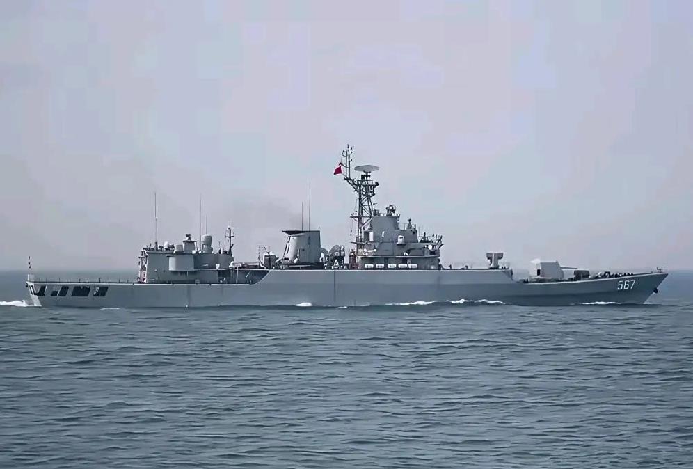 中国海军最后的三艘053H3型护卫舰，其实她们的舰龄真的不大，都属于00后，服役