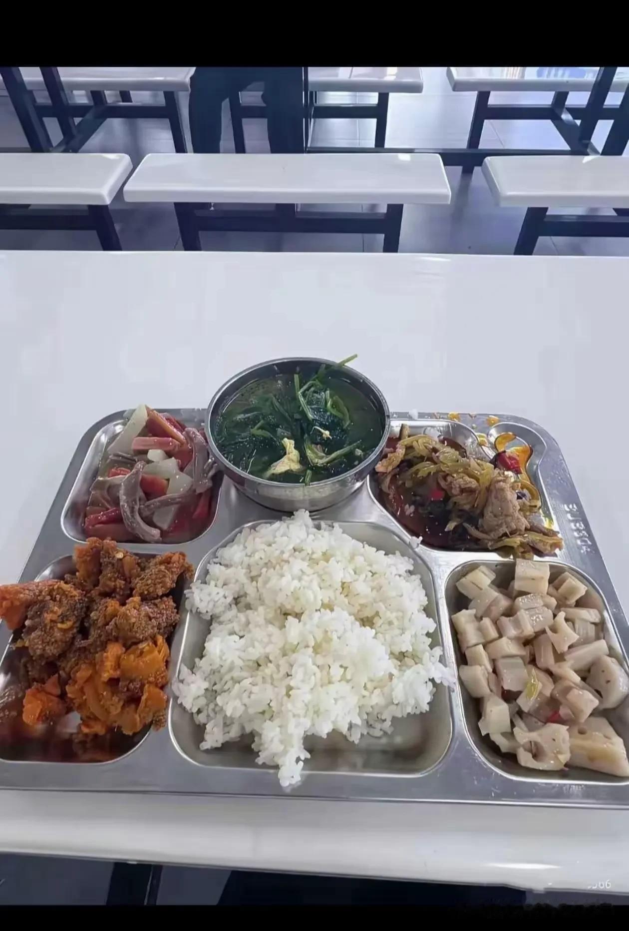 公司食堂的伙食，个人自费12元，你觉得咋样？