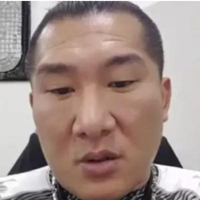 岛内网红"馆长"在直播中公开宣称：今后不再规划前往大陆的自由行路线。每次到大陆，