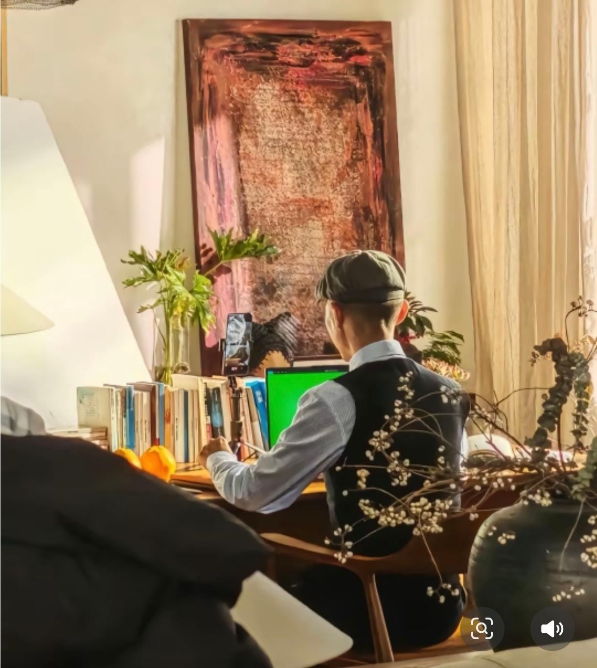 真服了前主持人大冰了，前几年他在自己的签名售书现场，竟然办成了赔本赚吆喝的买卖。