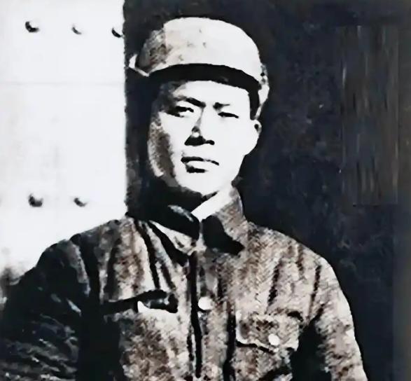 1938年，唐山"矿工刀客"、28岁的节振国被日军关在宪兵队监狱，处决前的晚上，