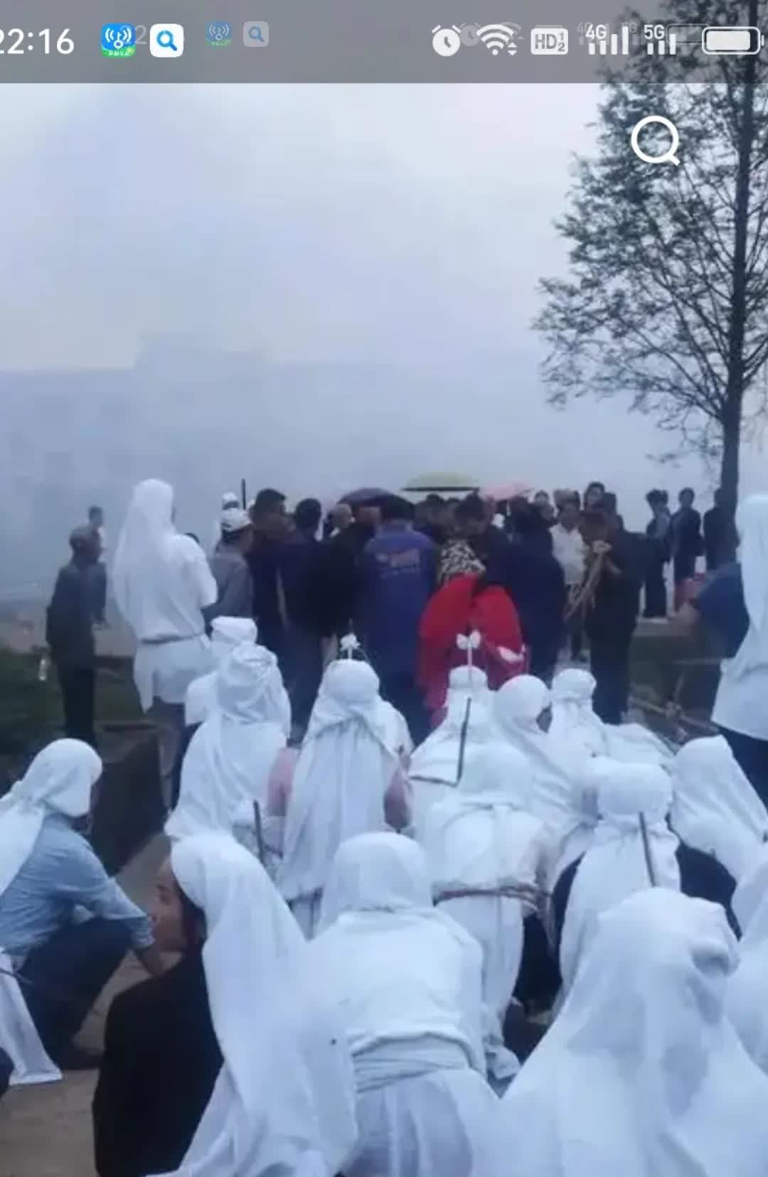 出门在外打工十几年，除逢年过节回来，几乎没有在家里呆多少时间。以前我们这儿寿