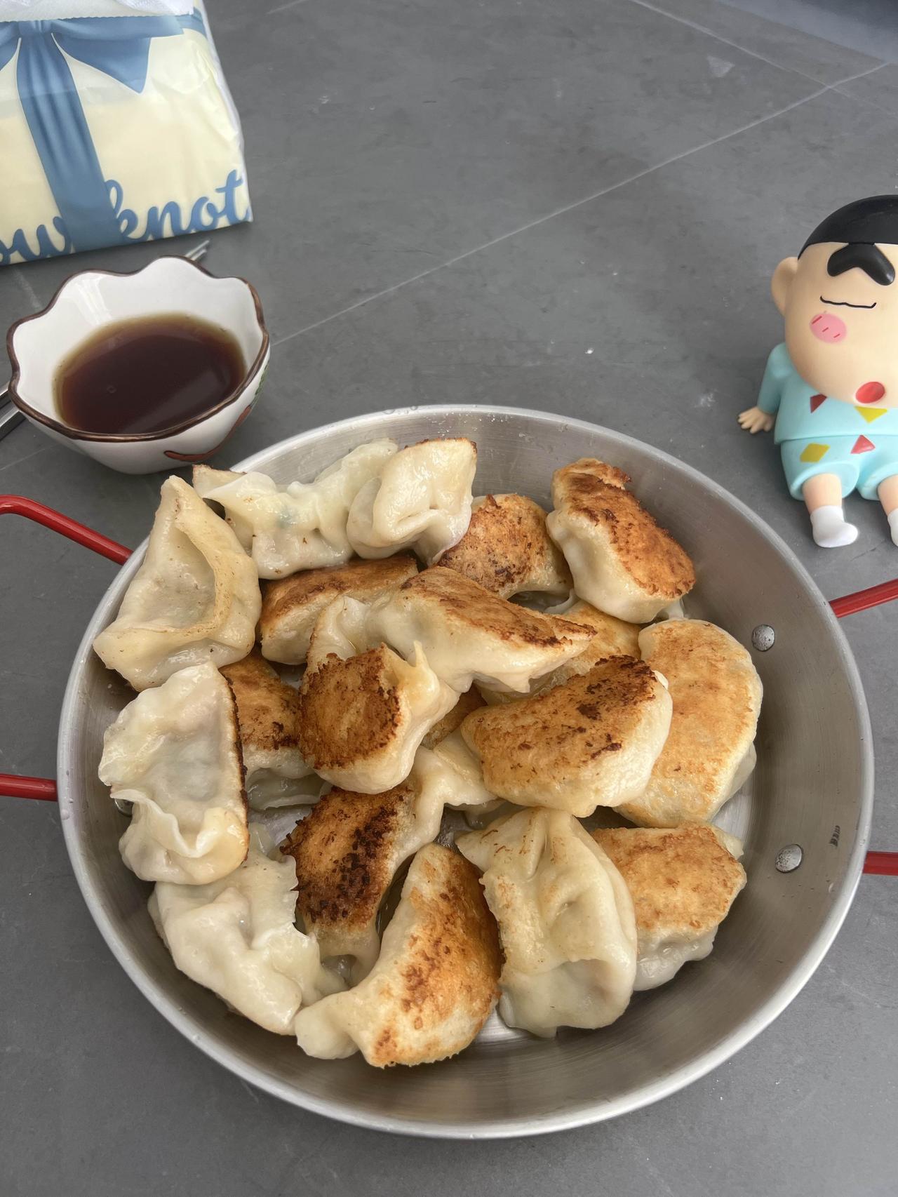 很久没吃锅包肉了，找了一个东北菜馆，真的很好吃。现在阳光玫瑰真是掉价，这样的一