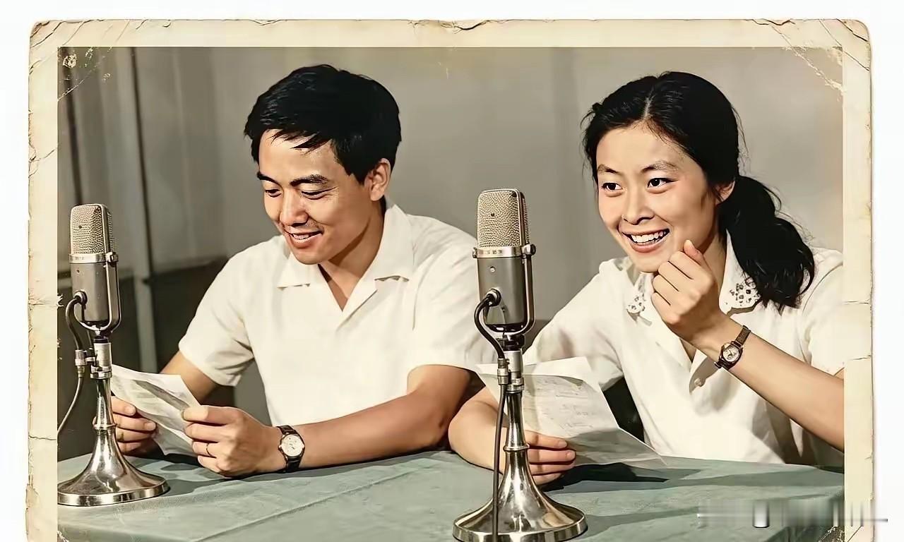 这是敬一丹和同事，在黑龙江人民广播电台主持节目的照片，怀念敬大姐。