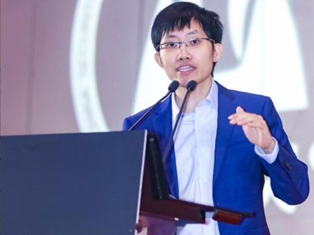 DeepSeek要融500亿，你们刷到了没？梁文锋自掏200亿，持股从1%干到3