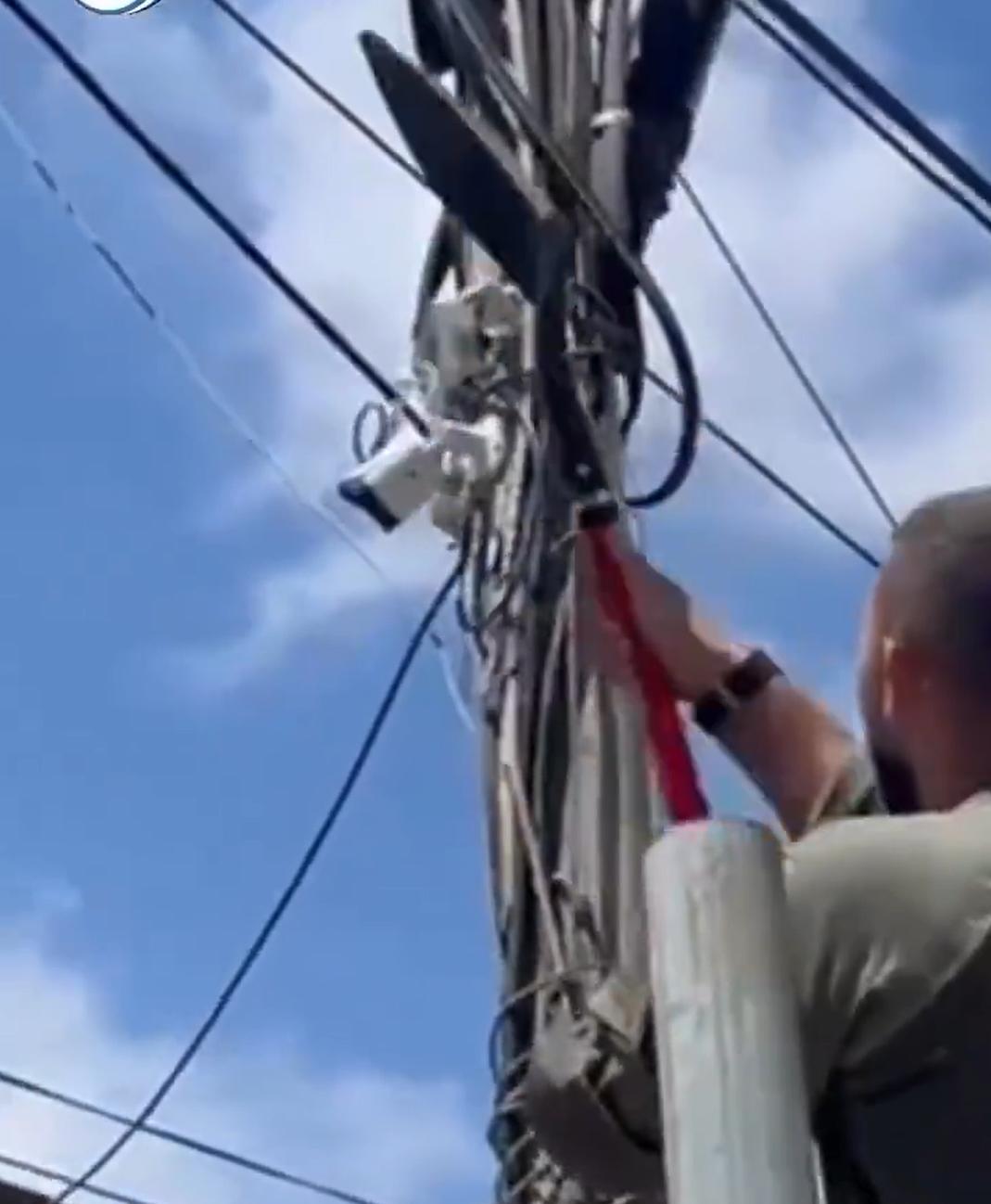 据说，以色列那边，开始集中拆除街头的监控了。这样做有两个目的：1、防止遭