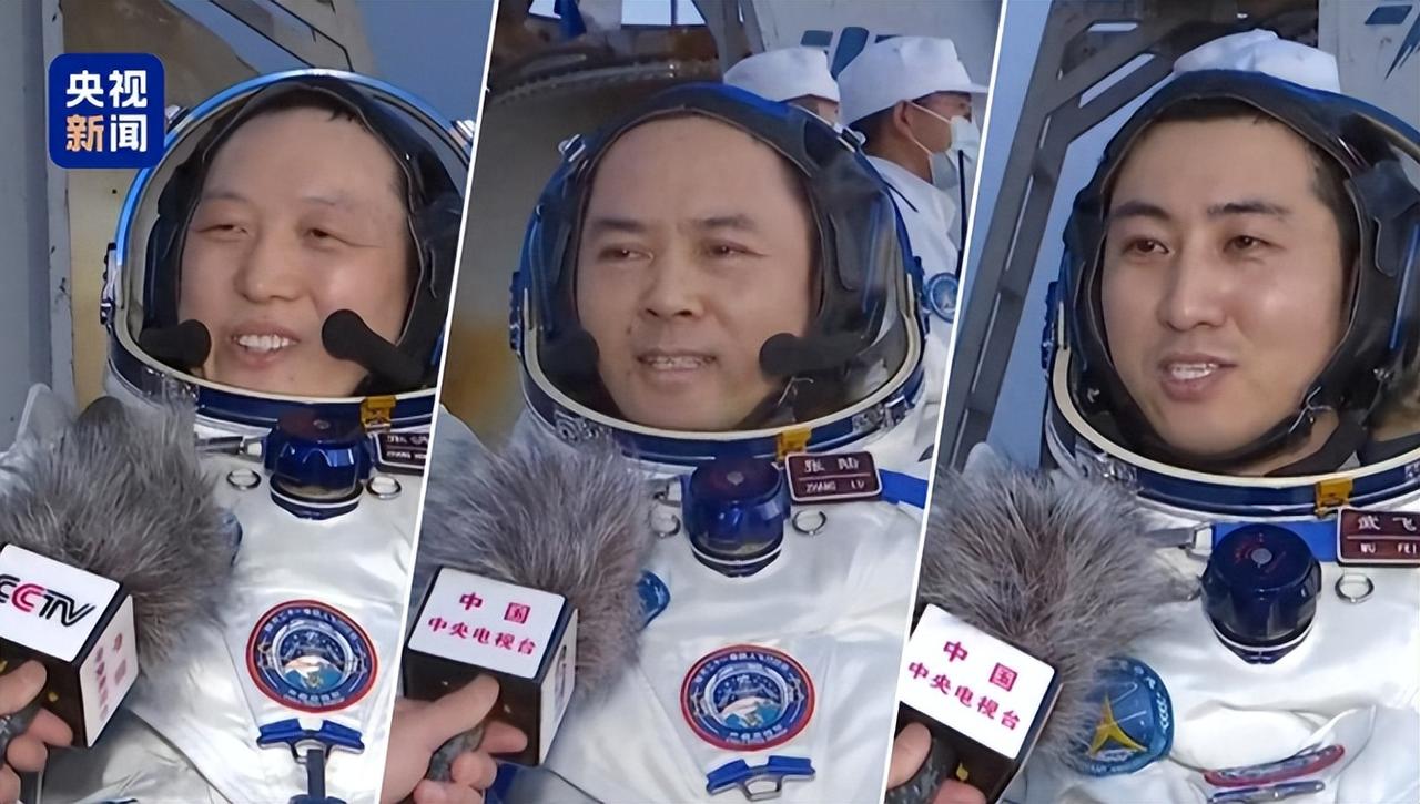 东风着陆场的戈壁滩上，一道亮光划破夜空，紧接着是重物落地的沉闷声响。这不是科