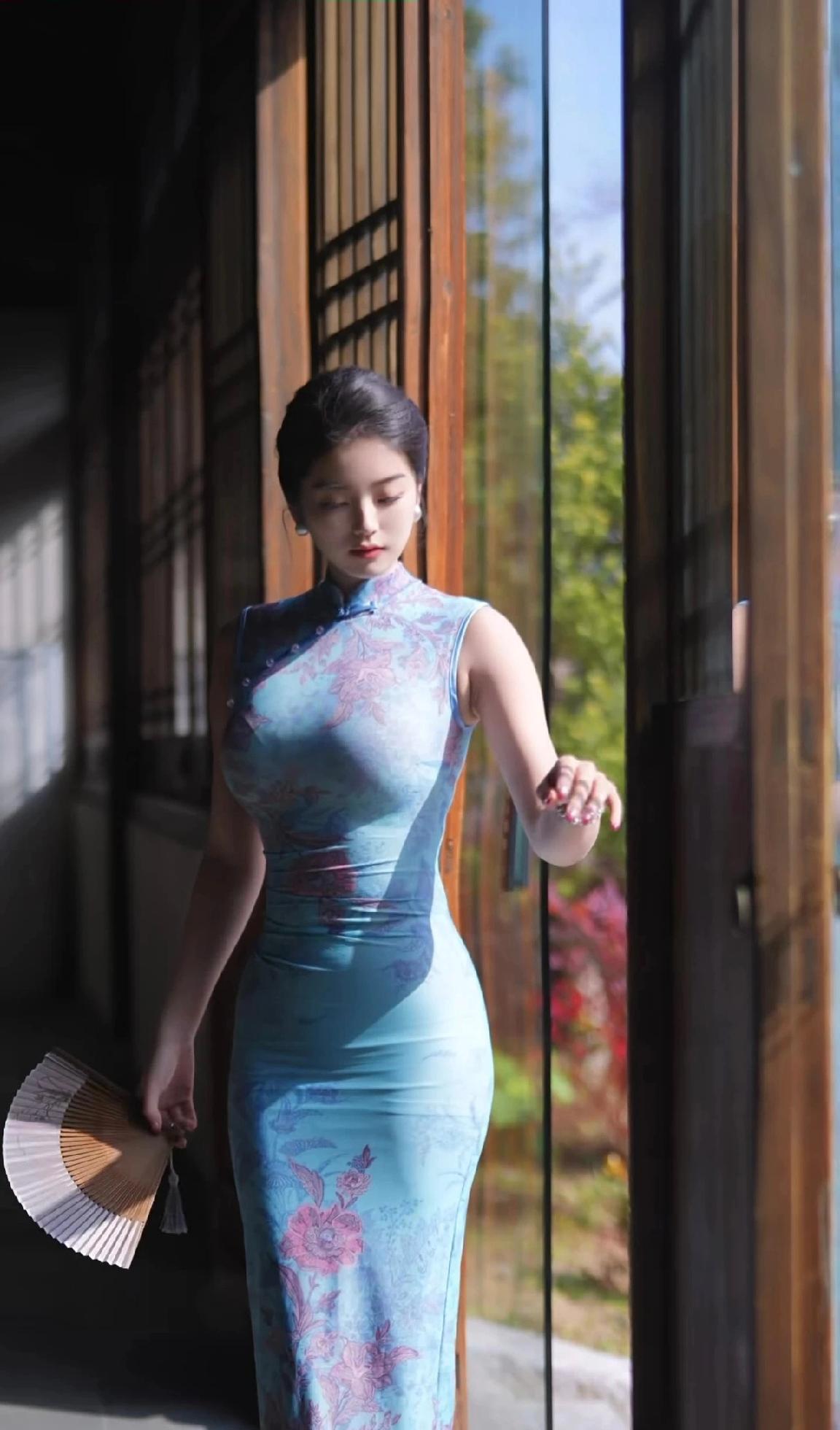 国风旗袍加身，身材性感迷人，气质高雅端庄靓丽江南风旗袍照美女旗袍照江南旗袍照