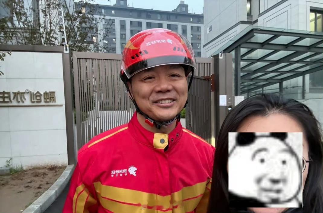 刘强东亲自送外卖东哥:二十万，雷军才开车门！二十块，我强子就给你送外卖了！饿了么