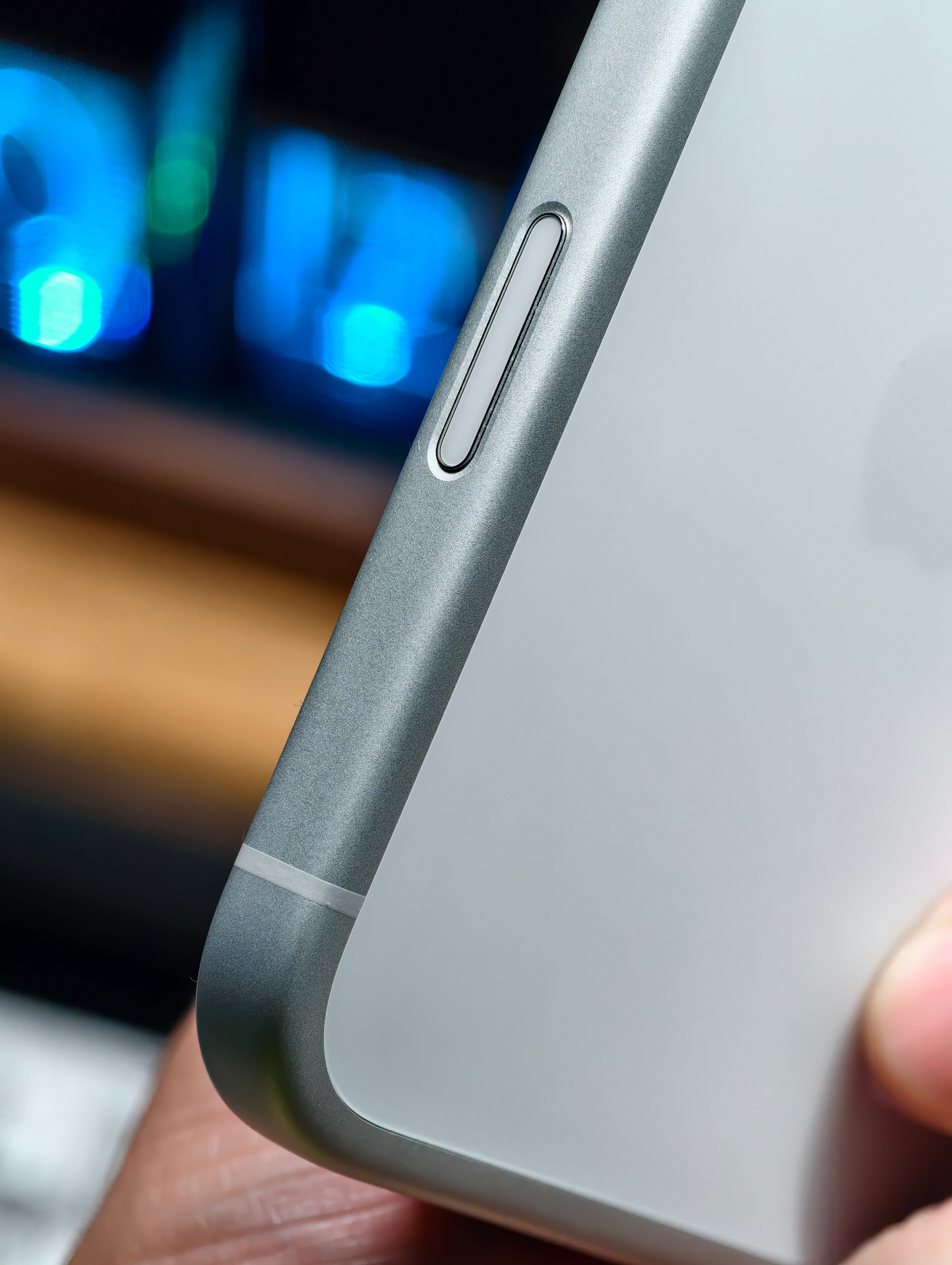 刚问了我老婆从iPhone15ProMax换到iPhone17Pro