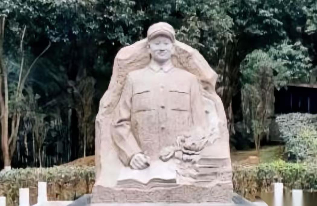 84岁老人临终遗言戳碎人心：不葬韶山不进八宝山，只想回长沙陪母亲！他的苦，世人真