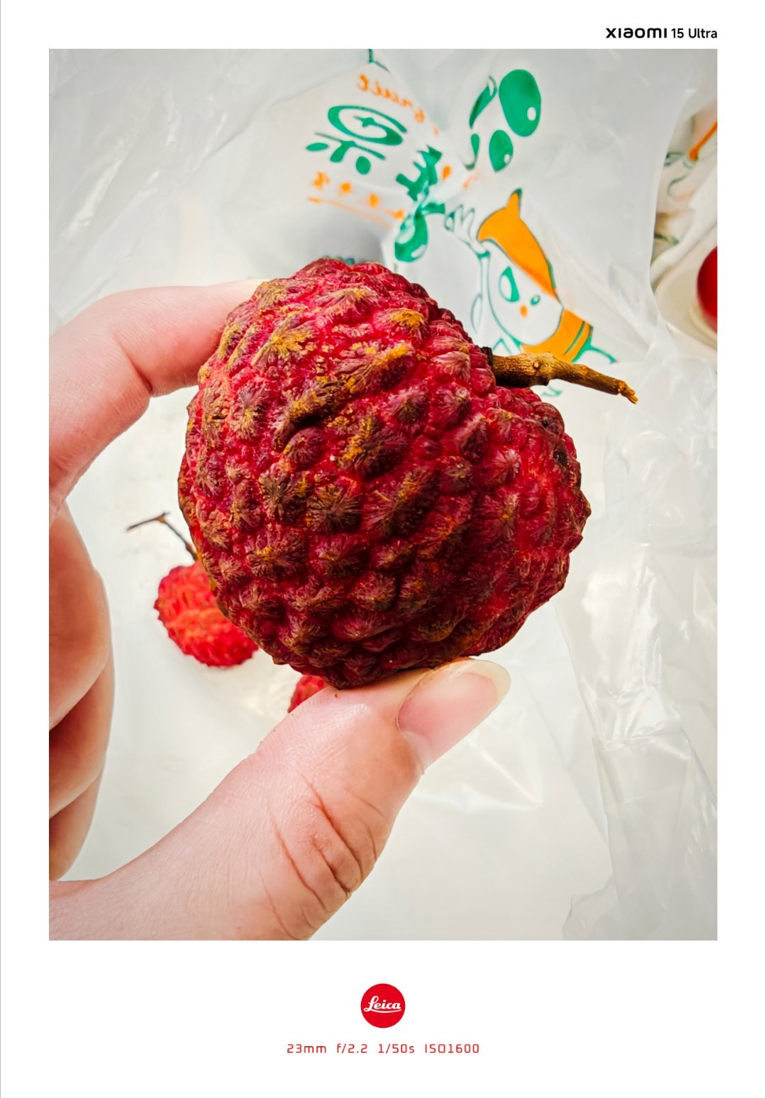 荔枝王这个品种，大家千万别买。口味傻甜傻甜的，还没有什么荔枝原有的香味儿，难吃死