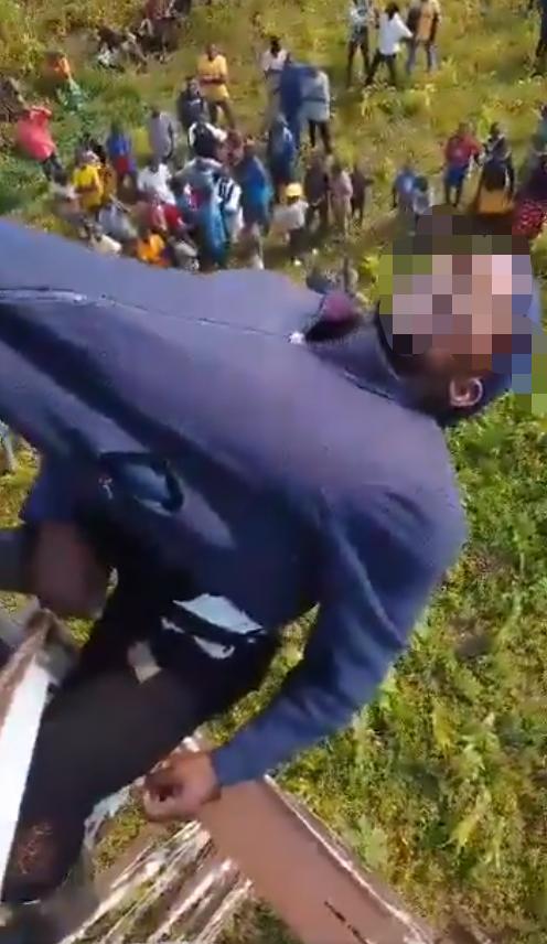 2025年11月30日发生在刚果民主共和国南基伍省卡巴雷地区伊内拉镇的SNEL中