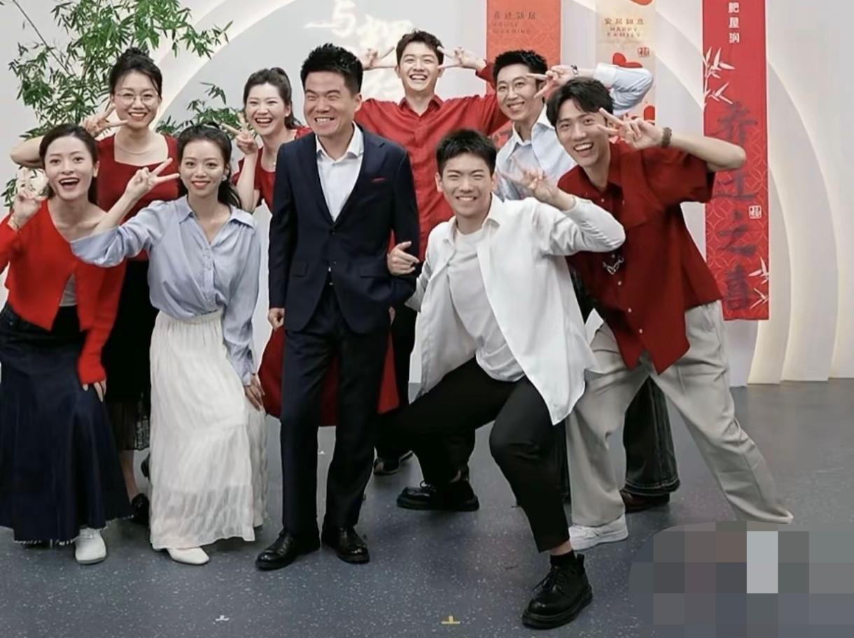 那个曾经说“董宇辉不懂管理”的孙东旭（昵称孙美丽）真的是被打脸了。现在的董宇辉管