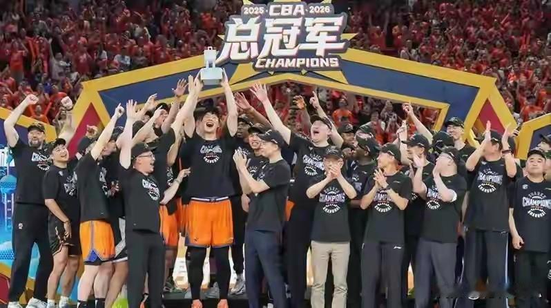 客观分析，CBA最强八球队各自隐患。1、上海久事——替补后卫差。古德温是主力