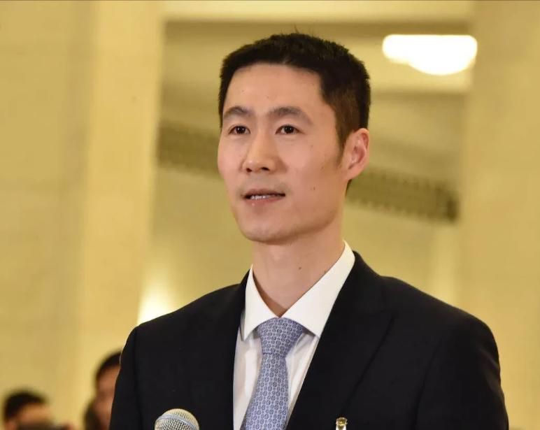 世界杯落幕：王励勤麾下8员“猛将”点评如下孙颖莎：最强依靠，国乒利器，100