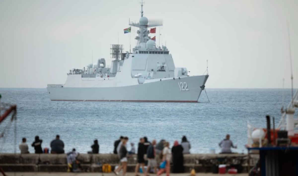 解放军052D，带队金砖军演，美国反应全在意料之中据消息称，解放军052D型