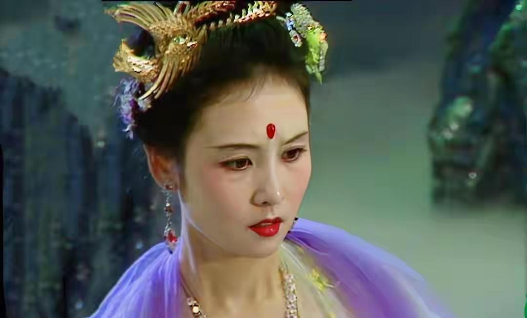 西游记中嫦娥为何坚决拒绝天蓬？她的靠山，孙悟空都不敢惹天蓬元帅被贬下凡、