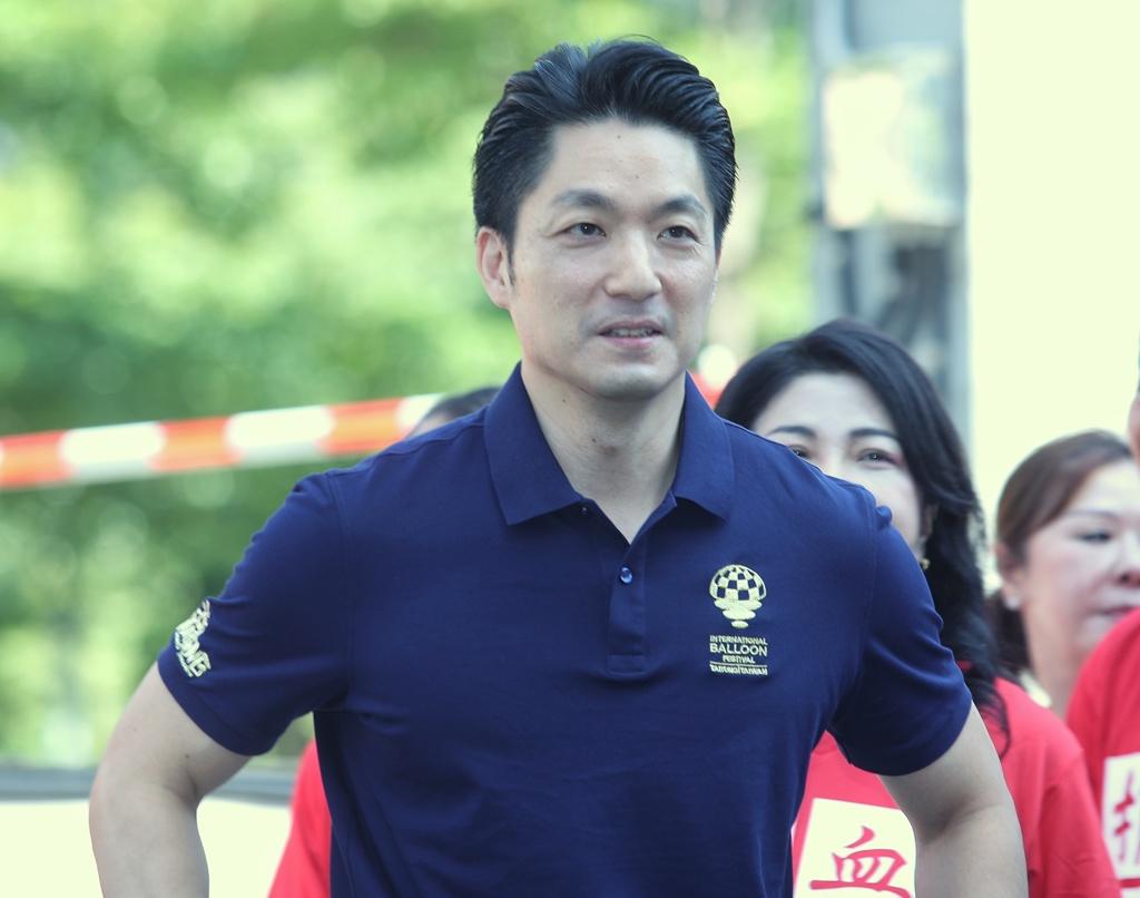 胡须张第三代挺蒋万安遭抵制网酸爆青鸟：难怪32比0胡须张董事长张永昌之子张耀