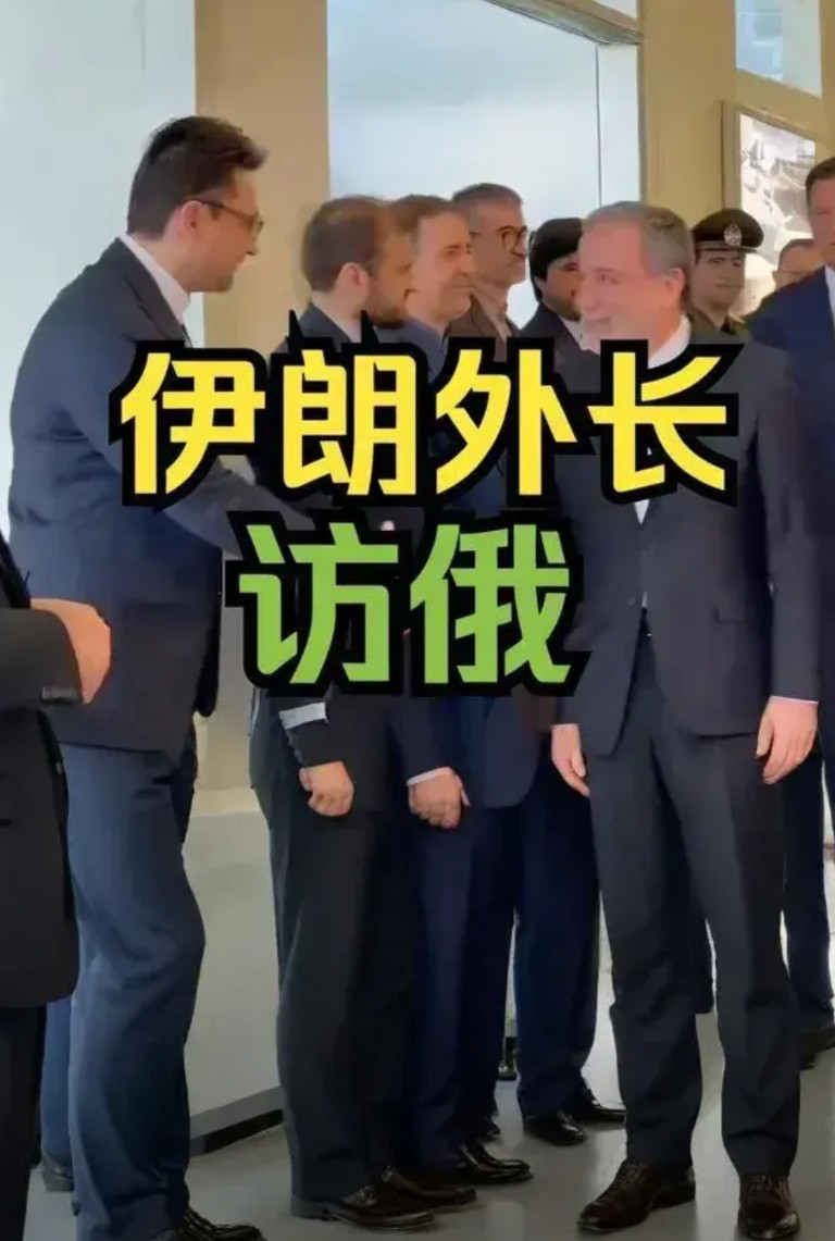 伊朗和泰国，当前世界最受关注的两个国家。面对国家危机，伊朗选择出访俄罗斯，泰国选
