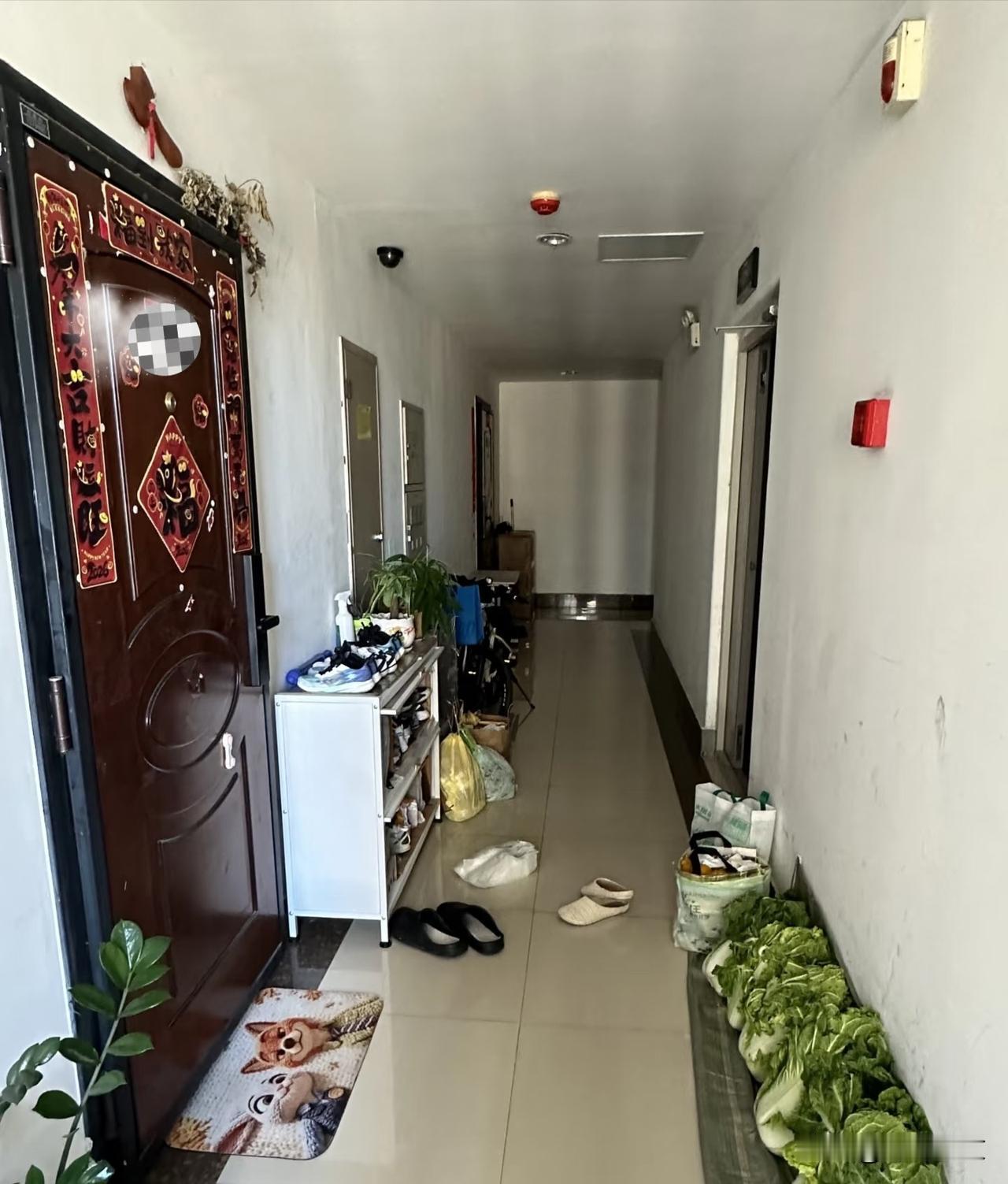 忍无可忍，我该怎么维权？遇到这样的领居，每天回家的心情都是糟糕的。我们整个
