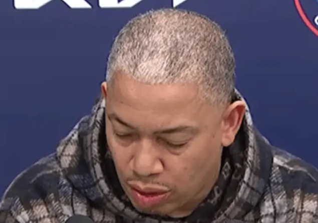 NBA常规赛，快船111-123不敌尼克斯。赛后，快船主帅泰伦-卢接受了记者采