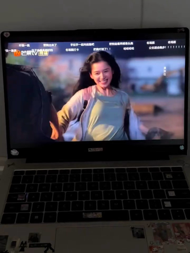 网友问：张婧仪怎么做到跑步脸部却保持这么紧致的张婧仪跑步粉
