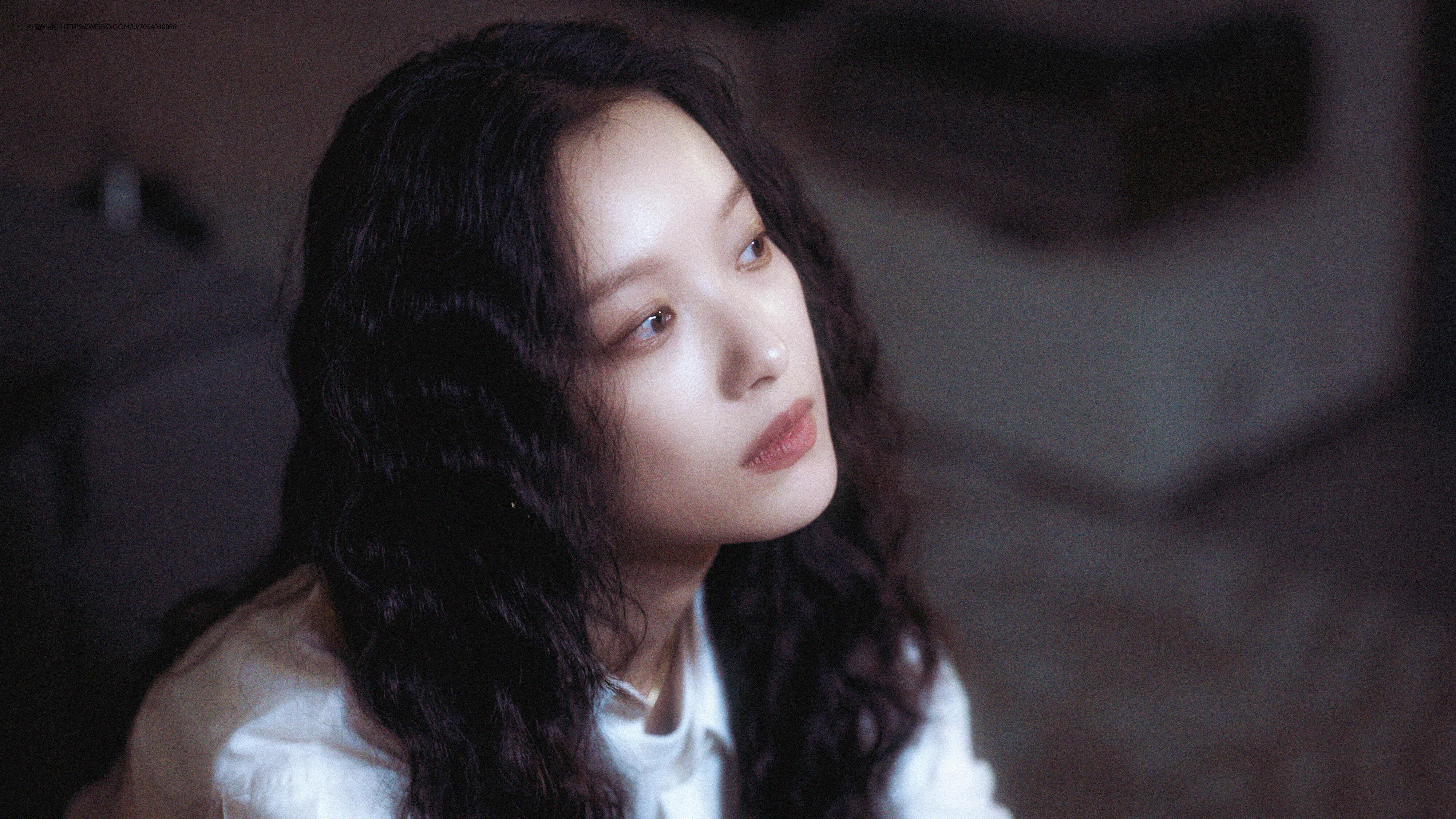 倪妮这次演得好压抑以前明媚成啥样，现在破碎成啥样，倪妮这次演得好压抑，隔着屏幕