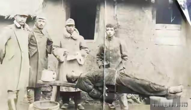 日本鬼子给抗日英雄上大刑的画面，看起来是非常恐怖的，它们把这个抗日英雄捆绑在这个