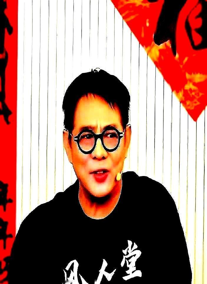 李连杰当众质问吴京：7个亿的大片，为什么不找我儿子谢苗？吴京当场一愣。他摸着