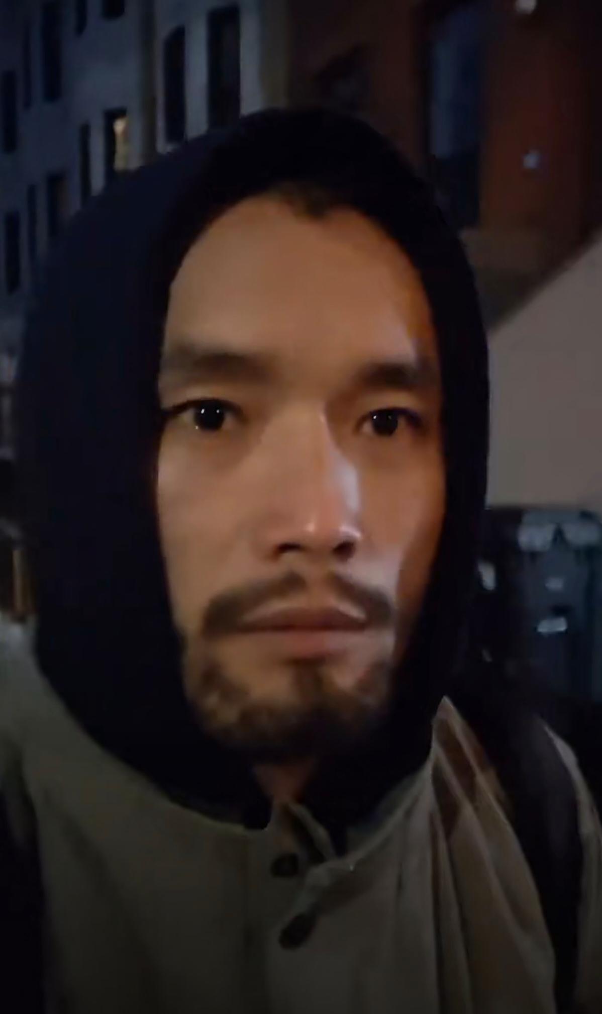 陈旺的腿好了，又开始干活了，两个小时挣了60美元。一小时30，一天就是720，