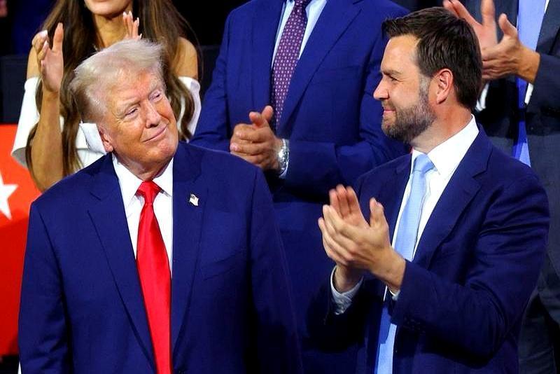 白宫变单口相声现场！特朗普调侃万斯，网友评论笑不活了最近北京电影节办得火热