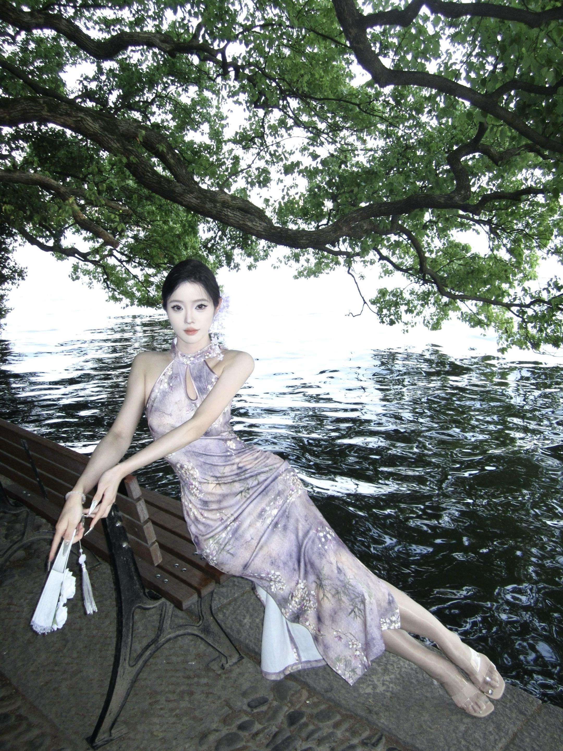 西湖和旗袍的适配度。