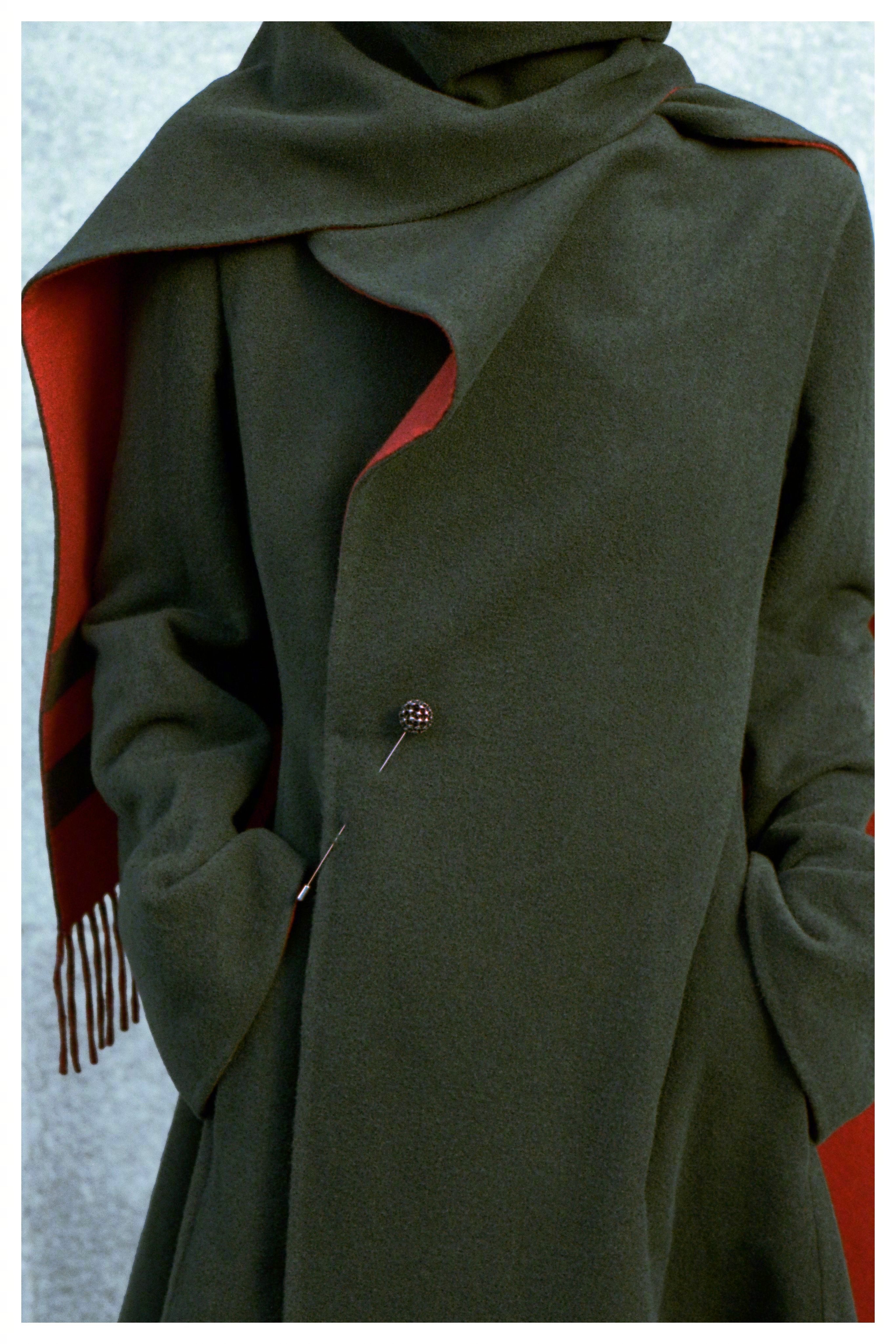 出席Dior2026春夏高订系列发布秀的安娜·温图尔和海盗爷-约翰·加利亚诺