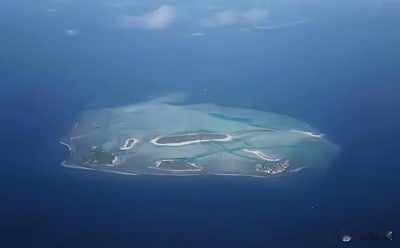 为什么黄岩岛的局势比仁爱礁更凶险？仁爱礁那边，还搁着一艘菲律宾的破军舰。19