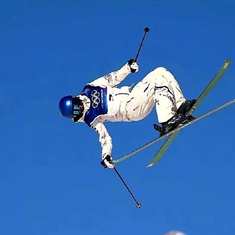 ​美国已经对自己培养出来的谷爱凌运动员来参加冬奥会并代表着中方，这时候他们非常地