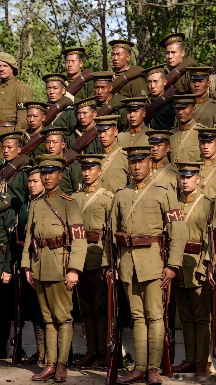 1918年。北洋军队进驻海参崴，这是108年前，这也是中国人的骄傲。这三张照