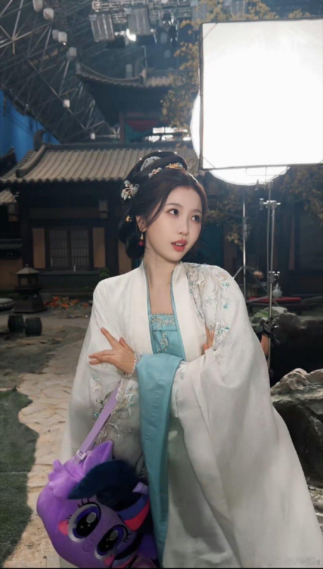 虞书欣这么有实力嘛都背爱马仕