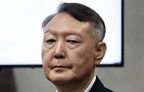 ​这也许是韩国军事法庭上最大的审理案件，在龙山军事法庭上出现了24名被告，这些都