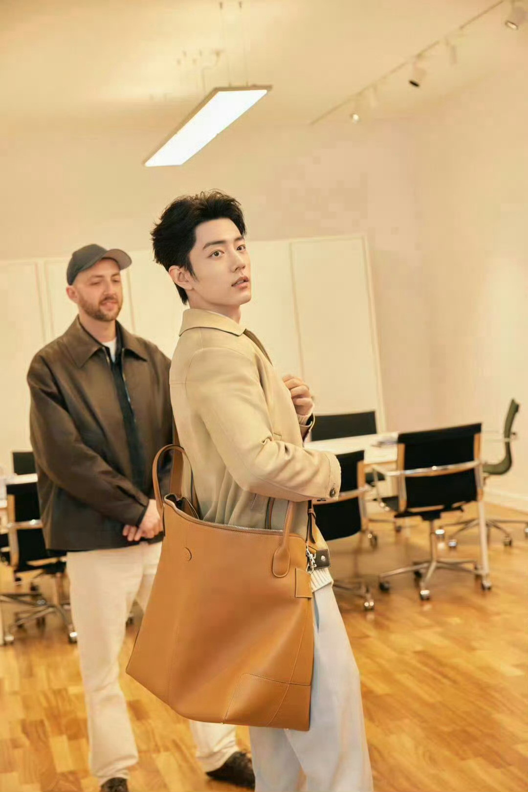 肖战这身造型真的帅爆啦！​​​