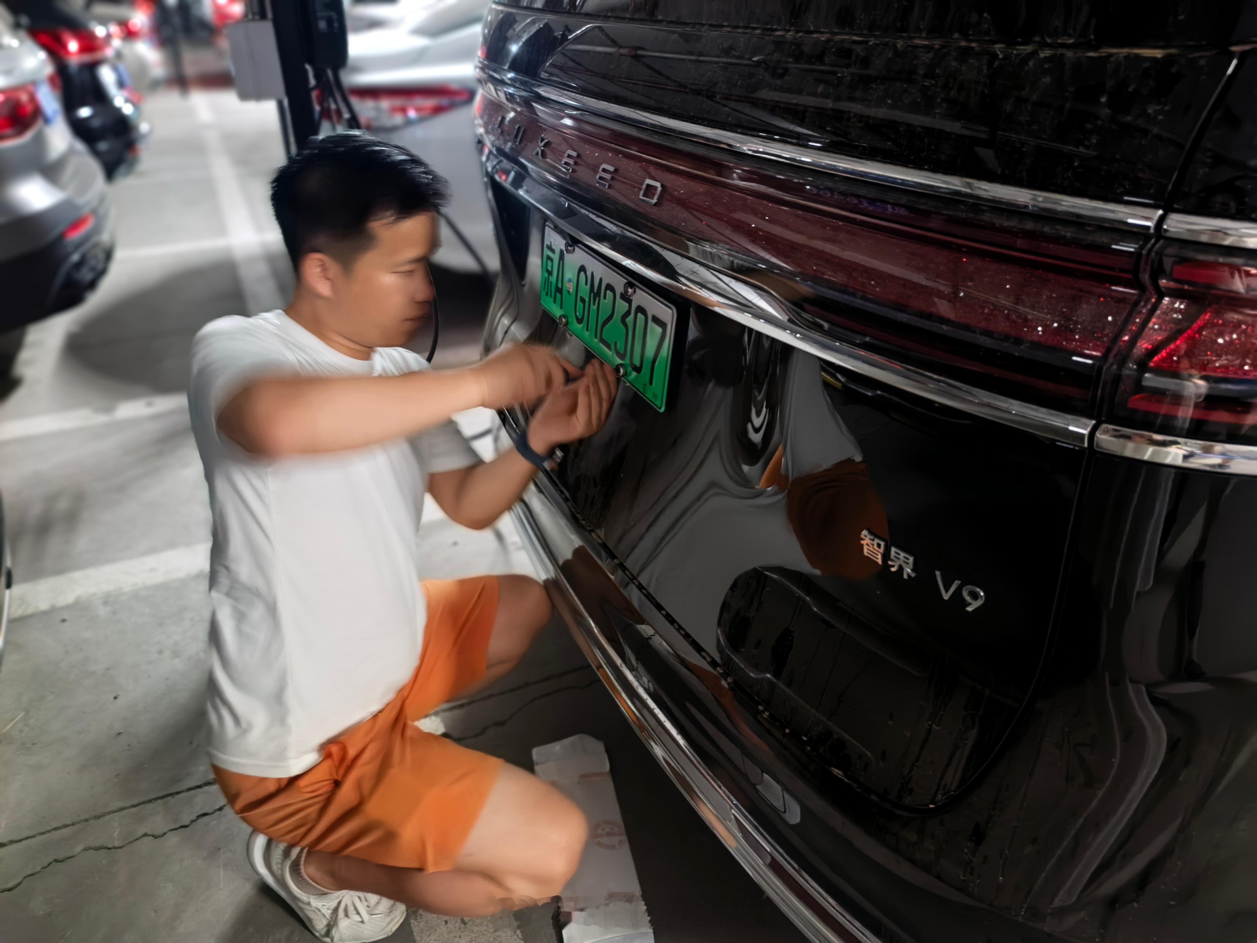 智界V9单月交付破万的含金量7月份智界V9交付破10000台，我们的智界V9提