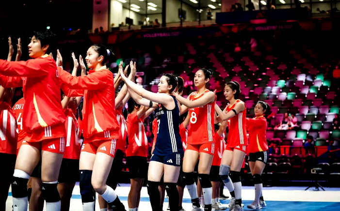 中国U19女排3-2塞尔维亚U19女排中国队个人得分统计黄悦鑫：25分（4