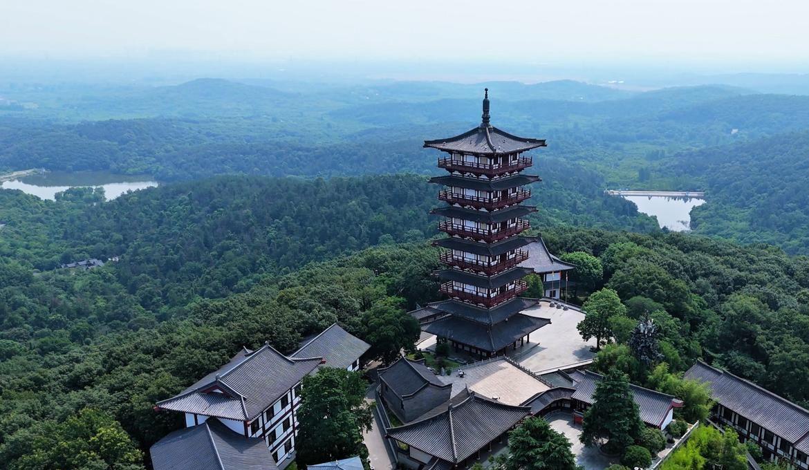 说合肥是火炉，我认。但你要说合肥没地方躲凉快，那我第一个不答应。前阵子被朋友