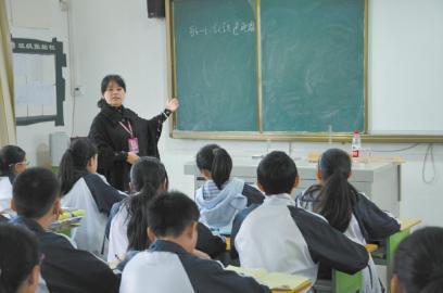 面对适龄学生的逐步减少，报考师范生一点要慎重！“学为人师，行为世范。”曾几何时