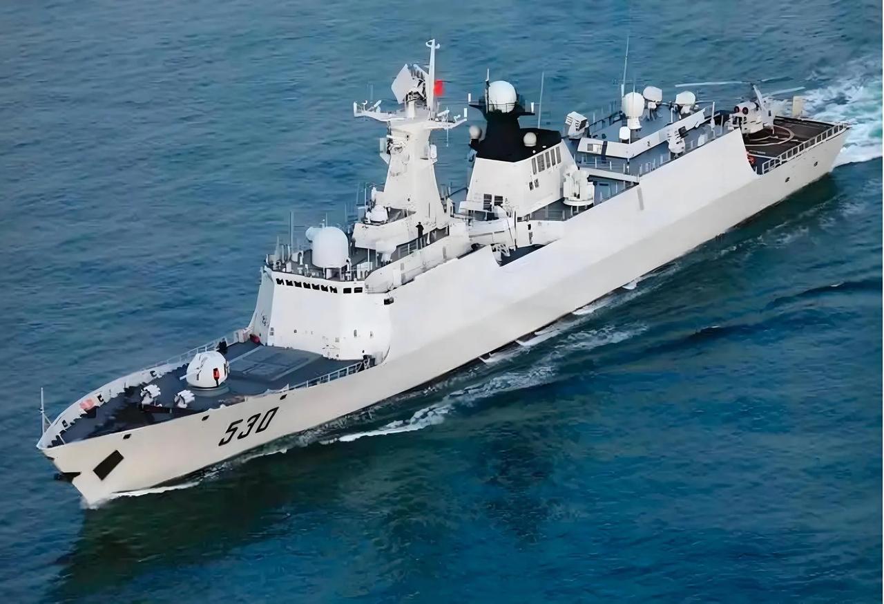 美海军新舰深陷泥潭，中国战舰频频下饺子，054B战力实现反超。大洋彼岸的超级