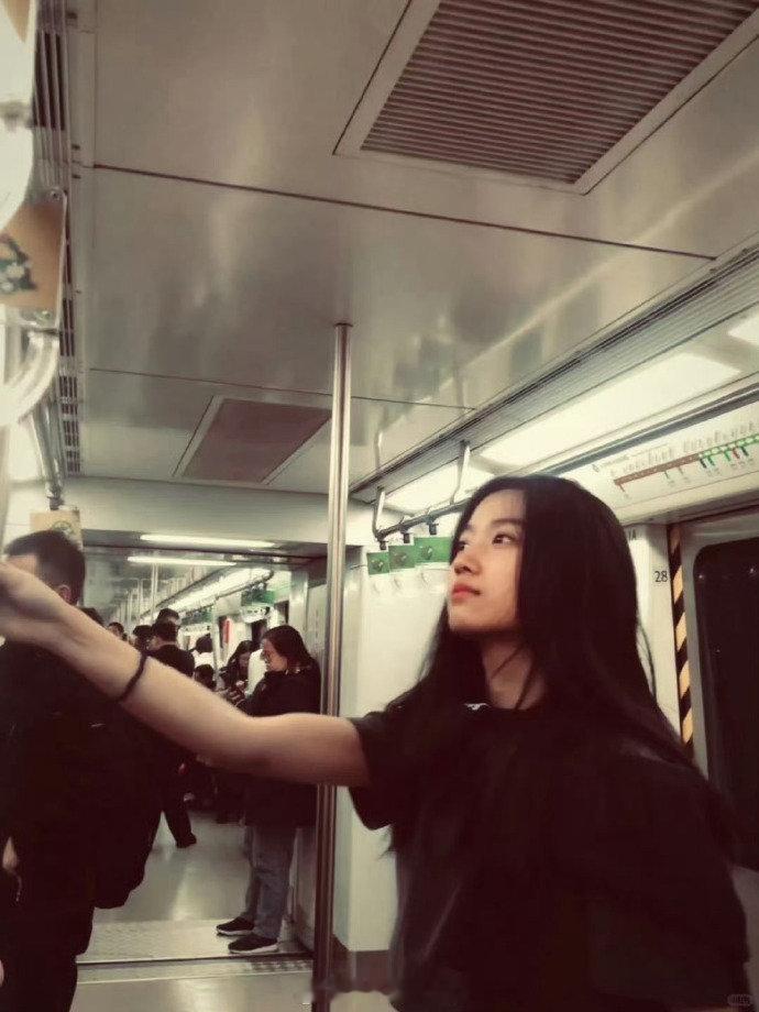 侯明昊卢昱晓早期留子味刷到侯明昊卢昱晓同框，这“留子味”也太正了吧！卢昱晓可