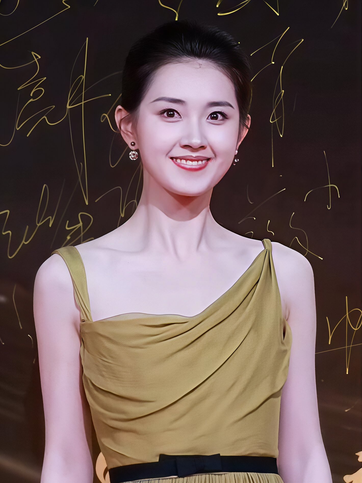 内娱终于出了个“可怕”的演员！她演活了民国千金，开播七天涨粉七万《玉簟秋》正在热播，我本来是冲着主角